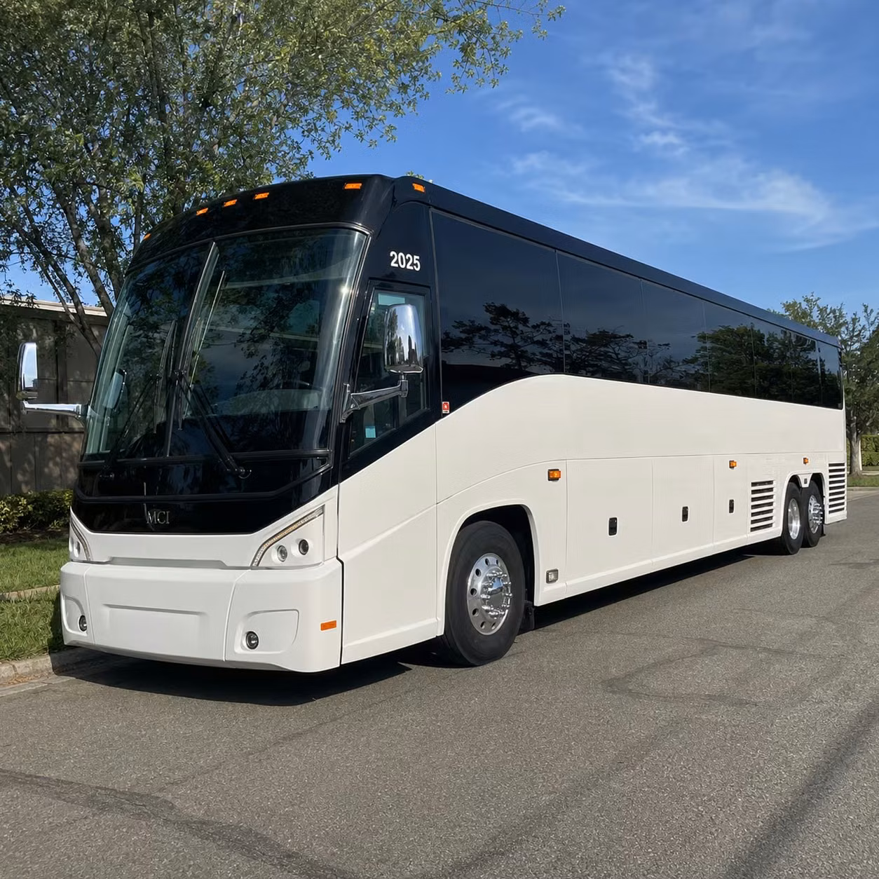 charter bus rentals for military personnel moving through hialeah