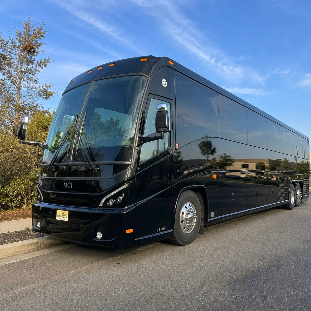 corporate employee shuttles for hialeah s manufacturing logistics and distribution hubs